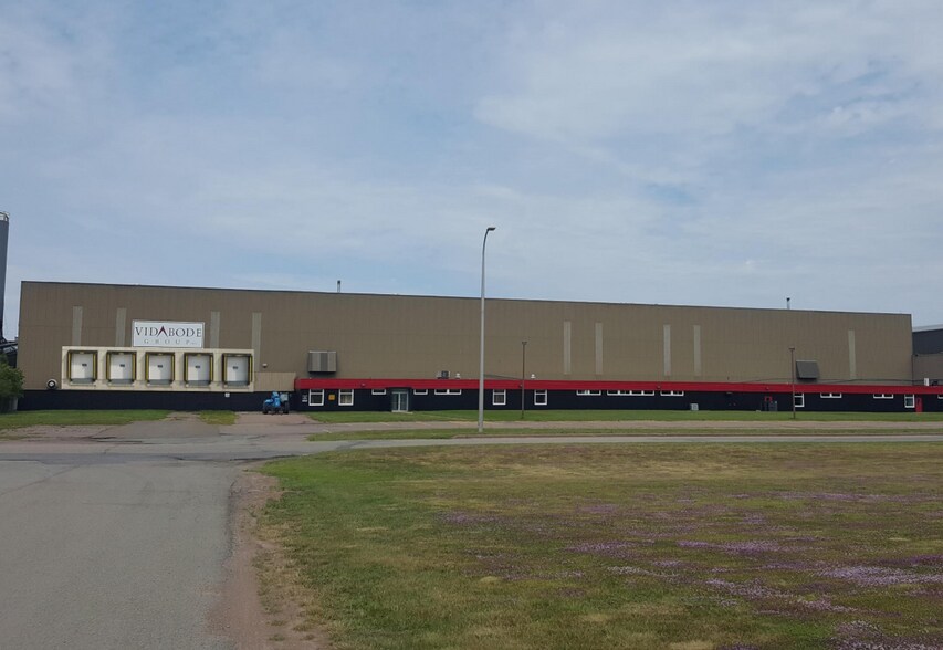 Primary Photo Of 1 Chandler Rd, Amherst Distribution For Sale