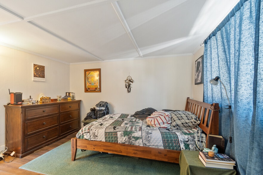 More Photos Of 561 Main St, Boxford General Retail For Sale