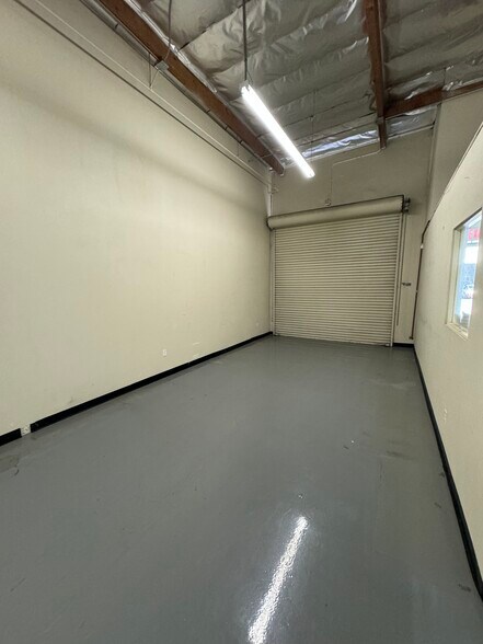 More Photos Of 4050 Spencer St, Torrance Warehouse For Lease