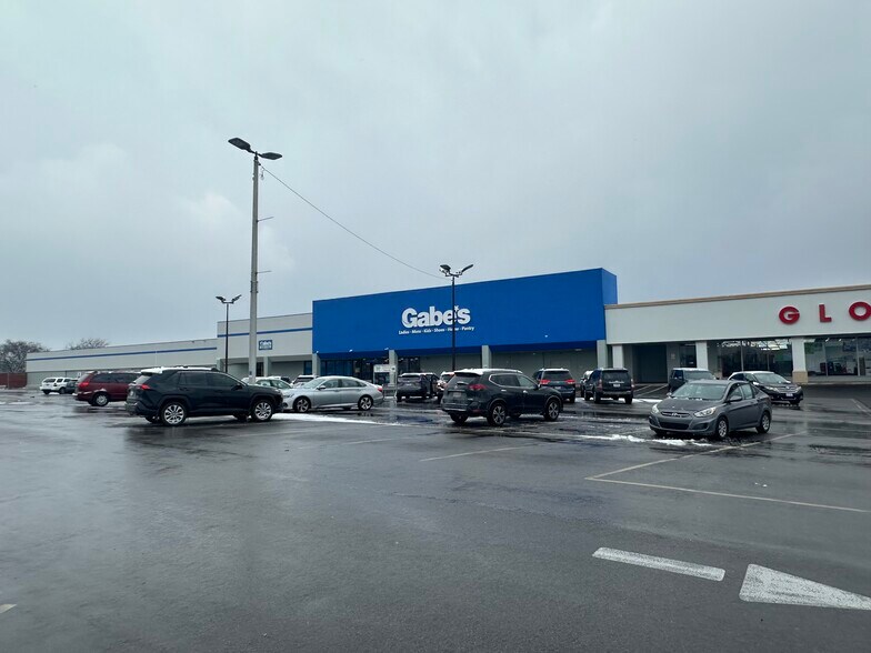 More Photos Of 2200-2296 Morse Rd, Columbus Unknown For Lease