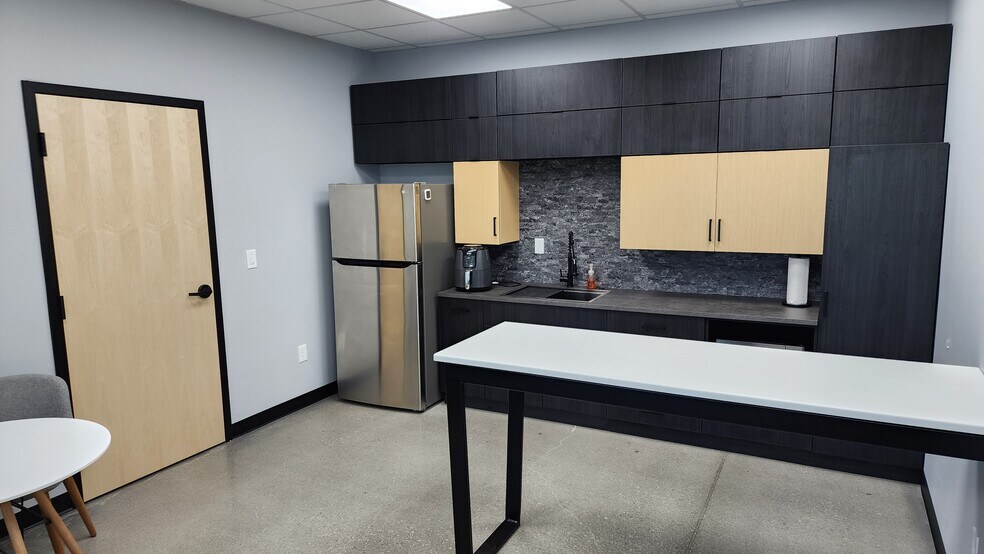 More Photos Of 13863 S 2700 W, Bluffdale Flex For Sale