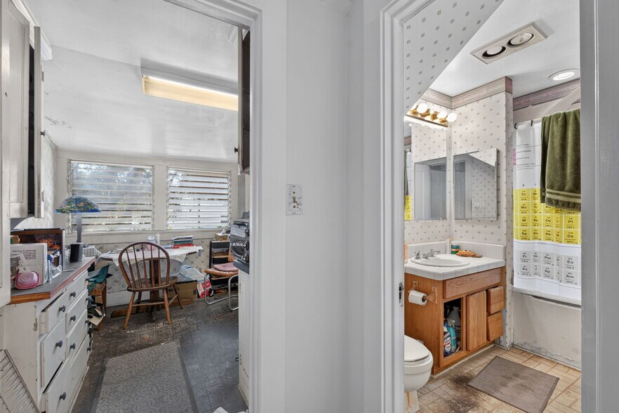 More Photos Of 119 S Adams St, Glendale Multifamily For Sale