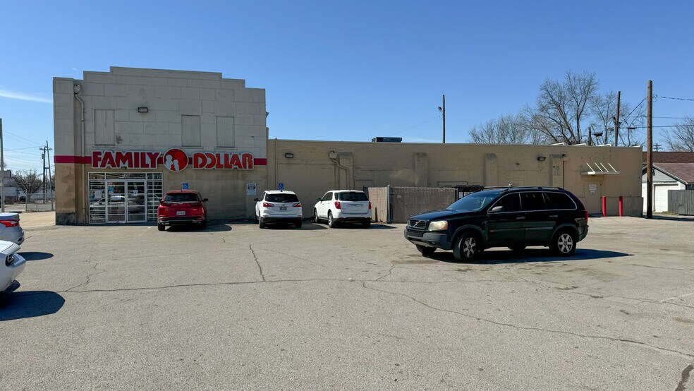 More Photos Of 7439 Vine St, Cincinnati Freestanding For Sale