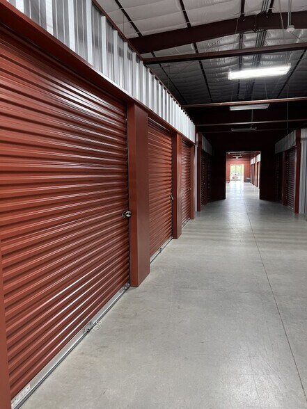 More Photos Of 7901 Hwy 290 E, Chappell Hill Freestanding For Sale