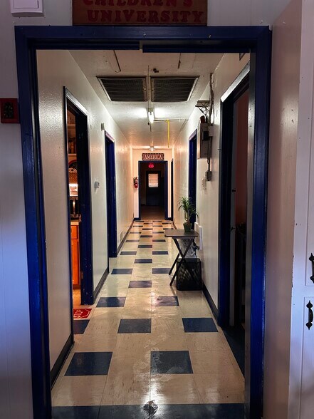 More Photos Of 1407 Blackburn Dr, Pasadena Office For Sale