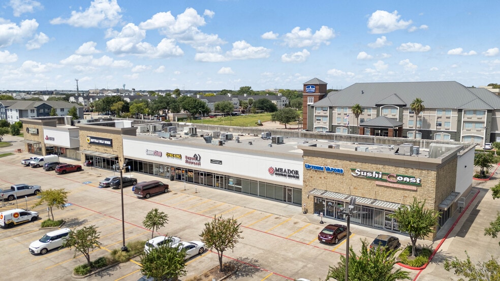 More Photos Of 528 W Bay Area Blvd, Webster Unknown For Lease