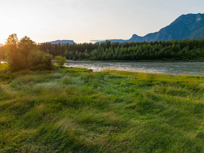 More Photos Of DL5148 Pemberton Waterfront, Mount Currie Land For Sale