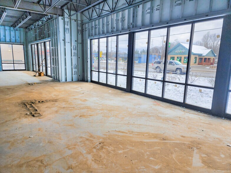 More Photos Of 4233-4239 W Saginaw Hwy, Lansing Freestanding For Lease