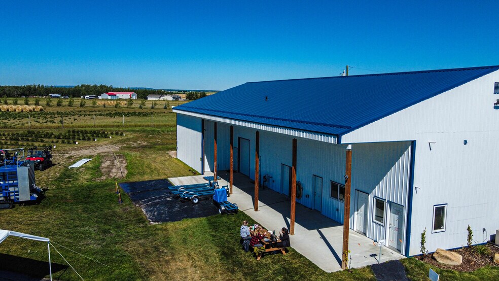 More Photos Of 705068 82 -1, Wembley General Retail For Sale