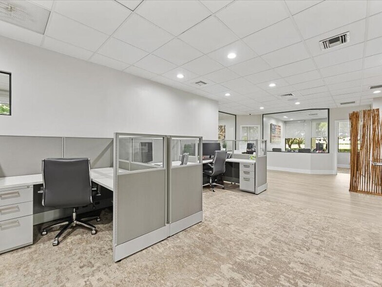More Photos Of 2295 NW Corporate Blvd, Boca Raton Office Residential For Lease