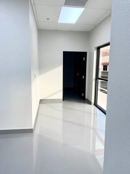 More Photos Of 6560 Spencer St, Las Vegas Warehouse For Lease