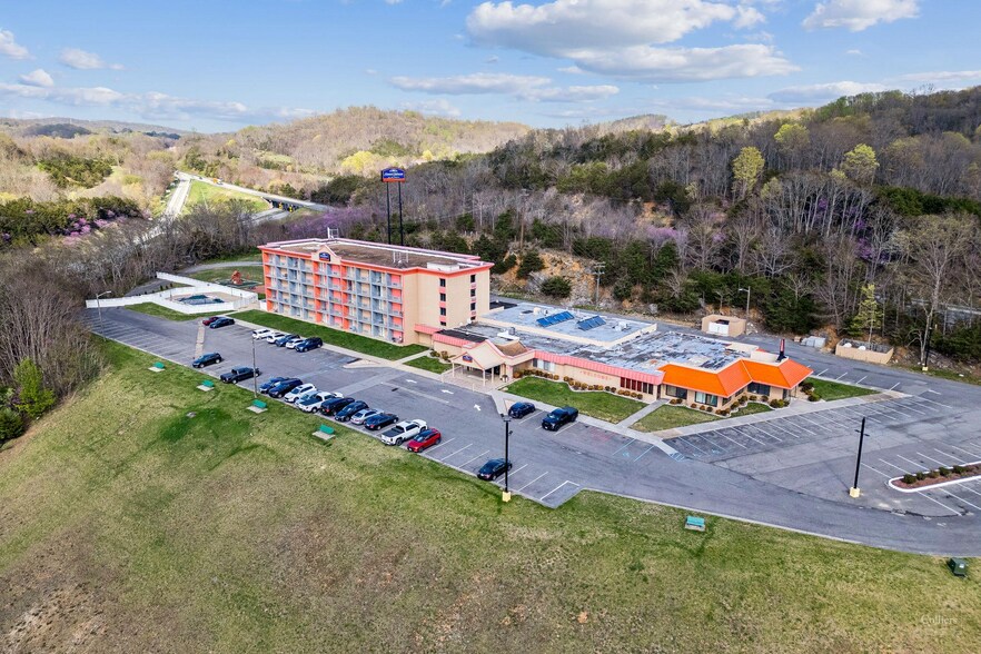 More Photos Of 2836 N Lee Hwy, Lexington Hotel For Sale