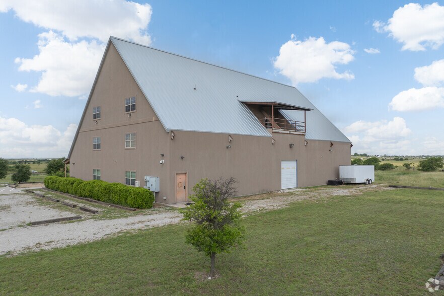 More Photos Of 2502 County Road 4421, Rhome Religious Facility For Lease