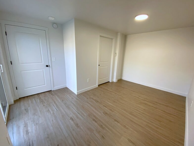 More Photos Of 404 E 5600 S, Salt Lake City Apartments For Sale