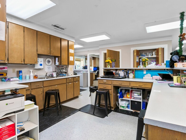 More Photos Of 157 Medical Park Dr, Brevard Medical For Sale