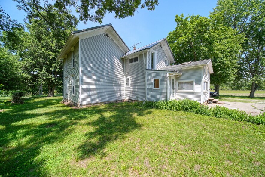 More Photos Of 15379 Howard Rd, Hanover Flex For Sale