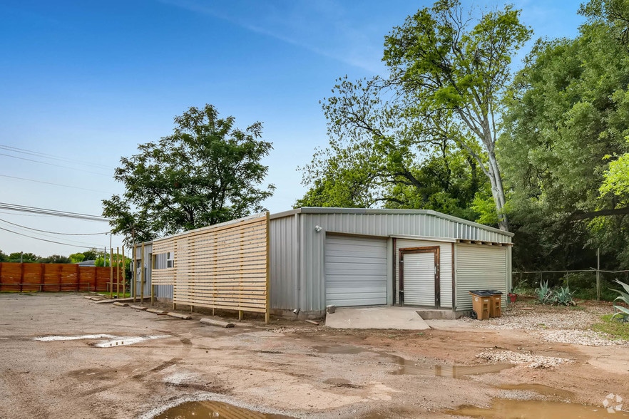 Primary Photo Of 729 Airport Blvd, Austin Research And Development For Sale