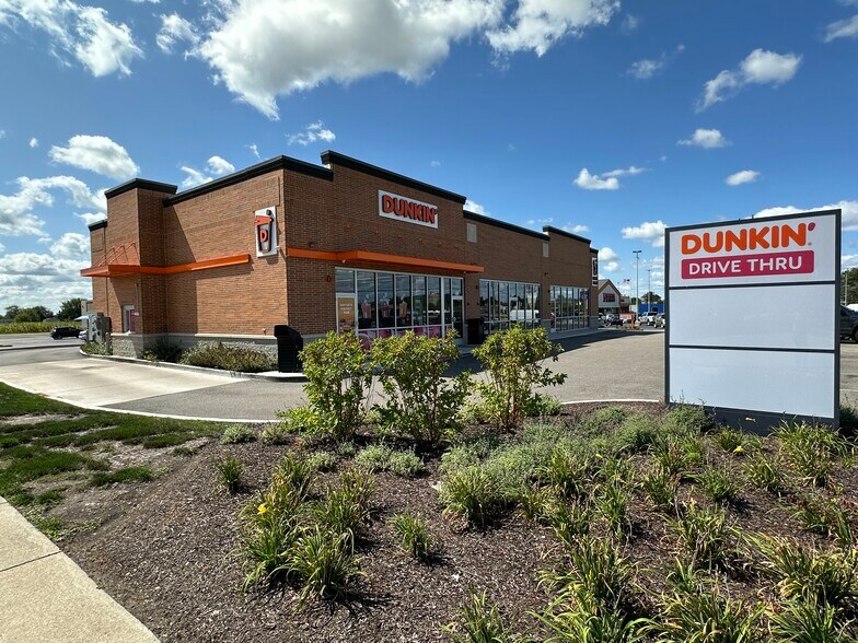 Primary Photo Of 320 W Chrysler Dr, Belvidere General Retail For Lease