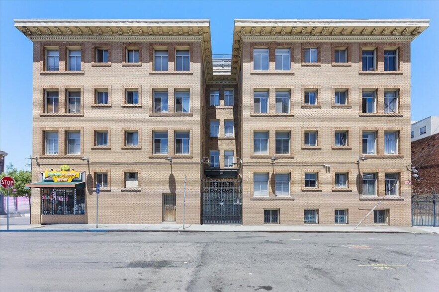 More Photos Of 498 25th St, Oakland Apartments For Sale