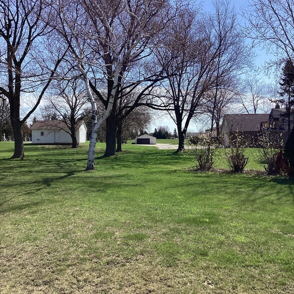 More Photos Of 2525 Oakwood Rd, Oak Creek Schools For Sale