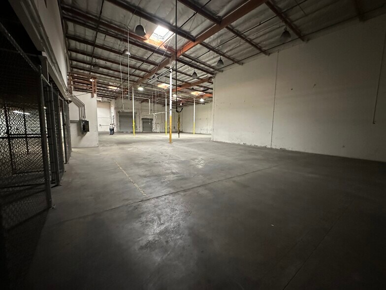 More Photos Of 6323-6421 E Alondra Blvd, Paramount Warehouse For Lease