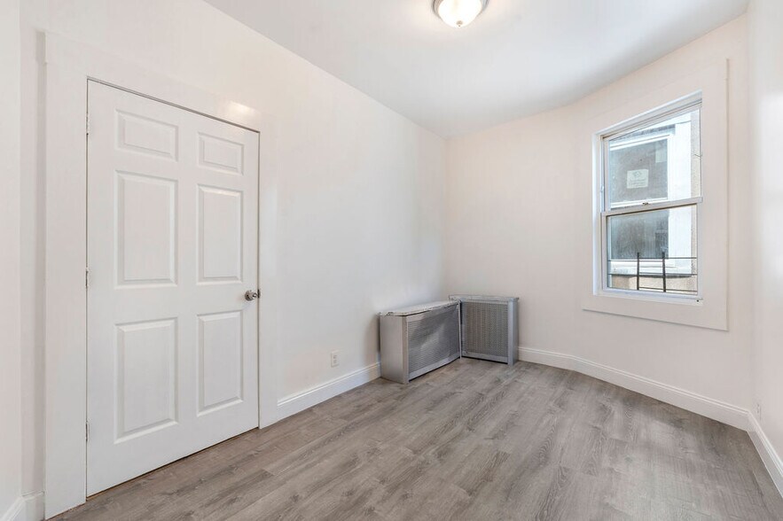 More Photos Of 415 Jersey St, Staten Island Multifamily For Sale