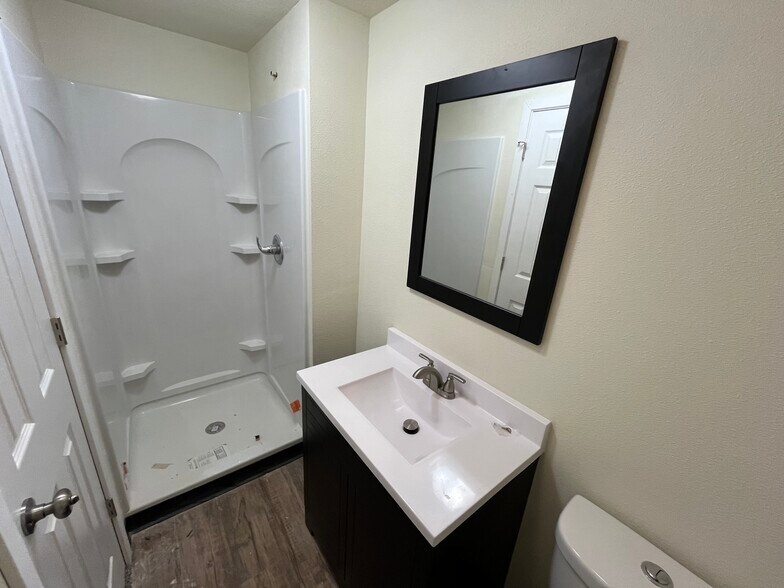 More Photos Of 202 S 4th St, Guthrie Center Multifamily For Sale