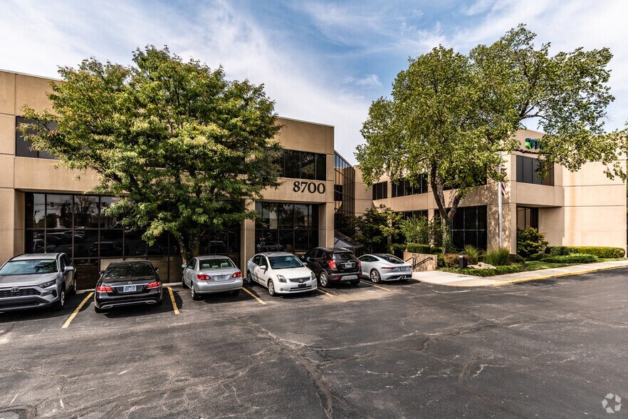 More Photos Of 8700 State Line Rd, Leawood Office For Lease