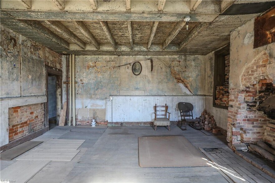 More Photos Of 9401 Tallmadge Rd, Diamond Hotel For Sale