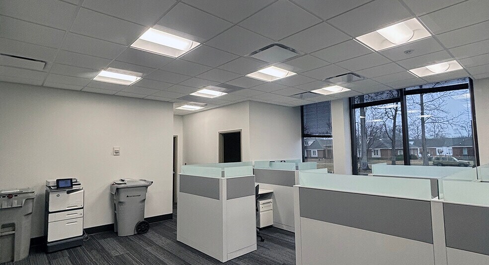 More Photos Of 600 Thimble Shoals Blvd, Newport News Office For Sale