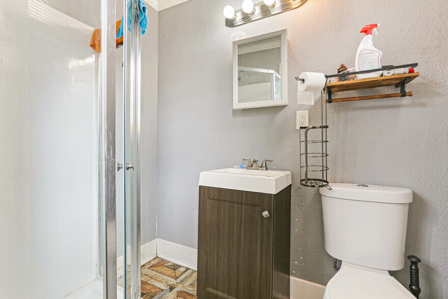 More Photos Of 1468 N Claiborne Ave, New Orleans Office Residential For Sale
