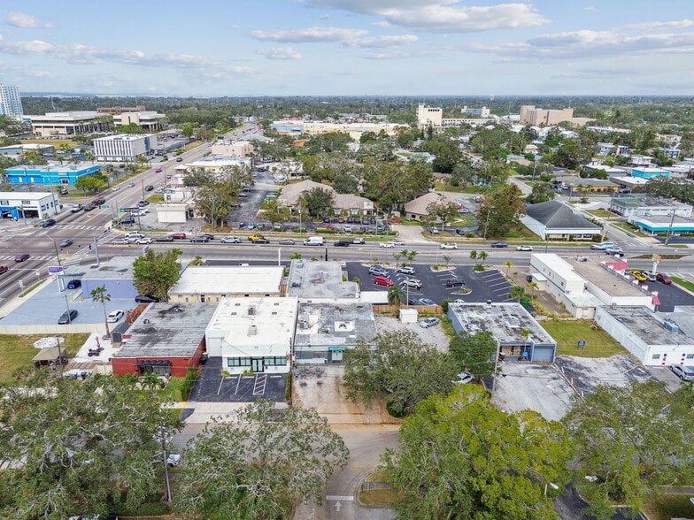 More Photos Of 1212 Rogers St, Clearwater Bar For Sale