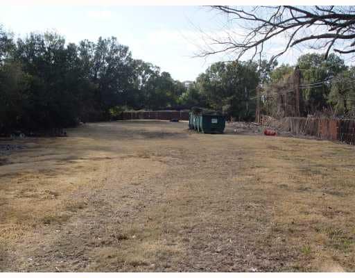 More Photos Of 7001 NW Temple Terrace Hwy, Tampa Light Distribution For Lease
