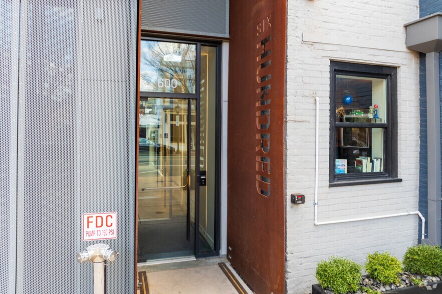 More Photos Of 600 W Main St, Charlottesville Apartments For Lease