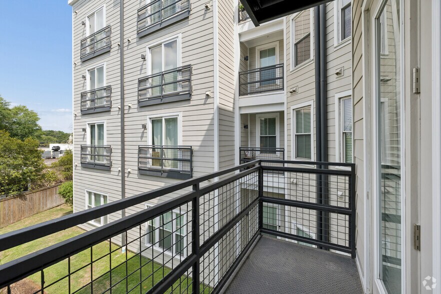 More Photos Of 725-735 Coleman Blvd, Mount Pleasant Apartments For Lease