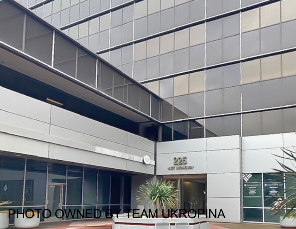 More Photos Of 225 W Broadway, Glendale Office For Sale