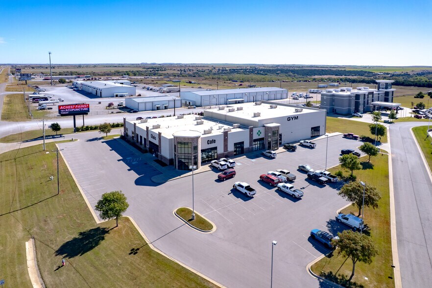 More Photos Of 4200 Carriage Way, Weatherford Medical For Lease