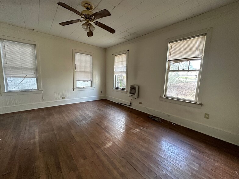 More Photos Of 522 & 524 University Dr, Starkville Apartments For Sale
