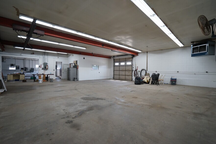 More Photos Of 81 Macondray St, Cumberland Warehouse For Sale