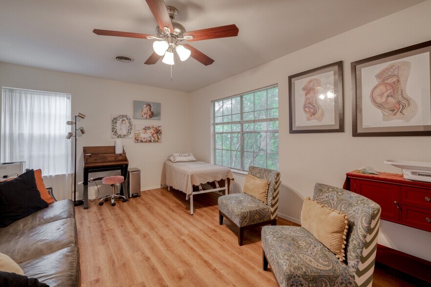 More Photos Of 13803 Ann Pl, Austin Office For Sale