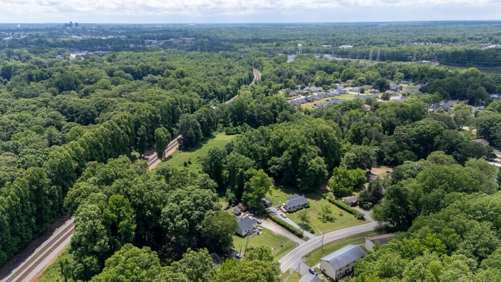 More Photos Of 3610 Yanceyville St, Greensboro Land For Sale