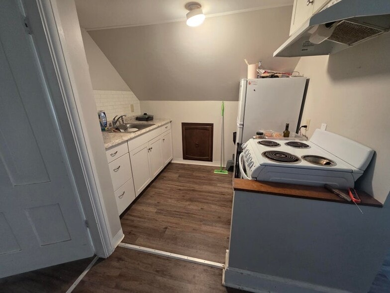 More Photos Of 12 Gay St, Rockland Apartments For Sale