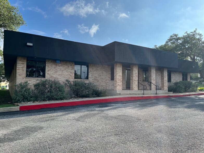 More Photos Of 5711 Northwest Pky, San Antonio Loft Creative Space For Lease