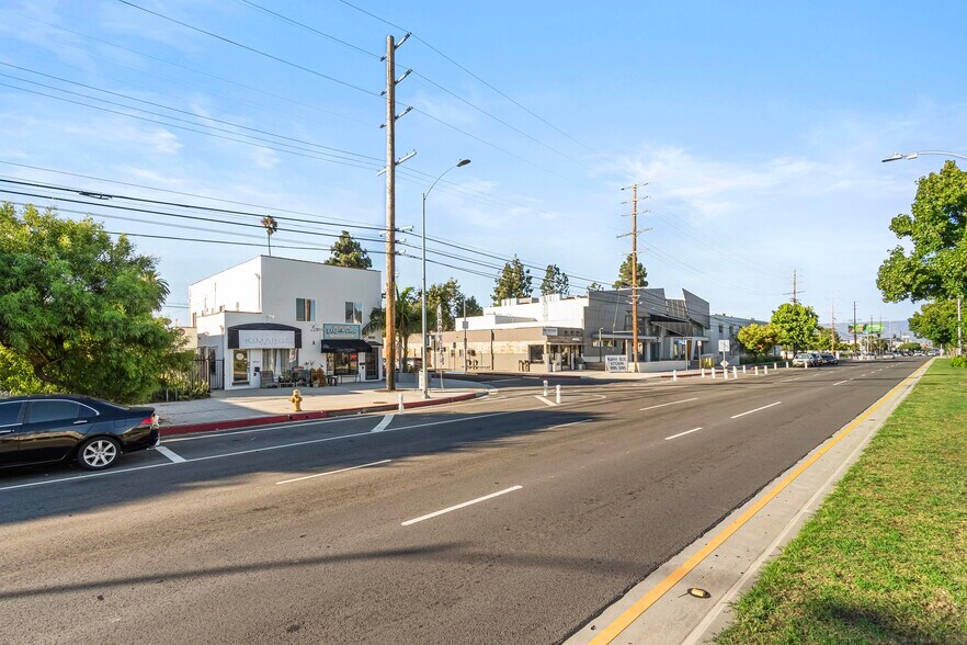More Photos Of 8861 Venice Blvd, Los Angeles Apartments For Sale
