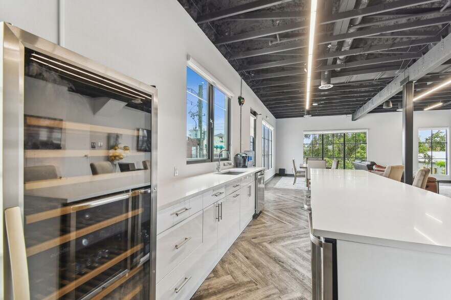 More Photos Of 1919 E 6th Ave, Tampa Office For Sale