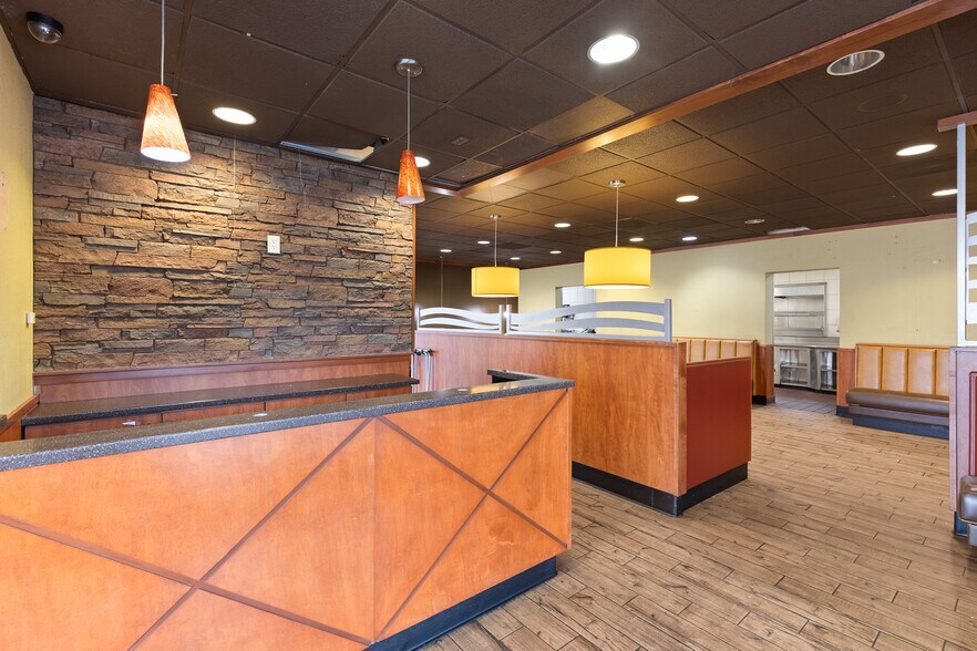 More Photos Of 2470 Oro Dam Blvd E, Oroville Freestanding For Lease