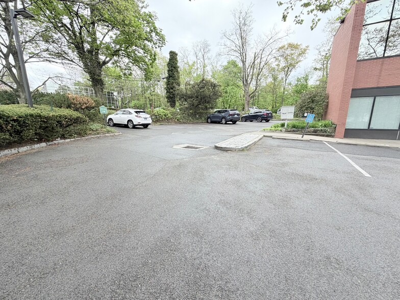 More Photos Of 1200 E Putnam Ave, Riverside Office For Lease