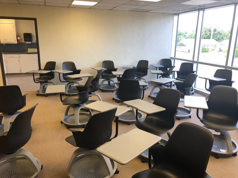 More Photos Of 2202 NW Ferris Ave, Lawton Medical For Sale