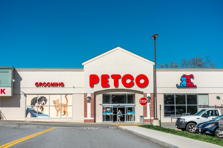 More Photos Of 197-205 Washington St, Hudson Unknown For Lease