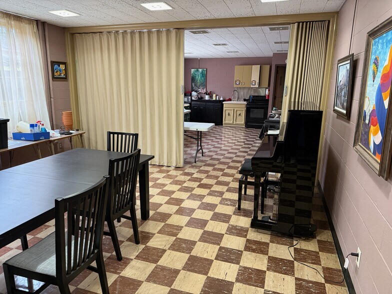 More Photos Of 21 Cromwell Rd, Cincinnati Religious Facility For Sale